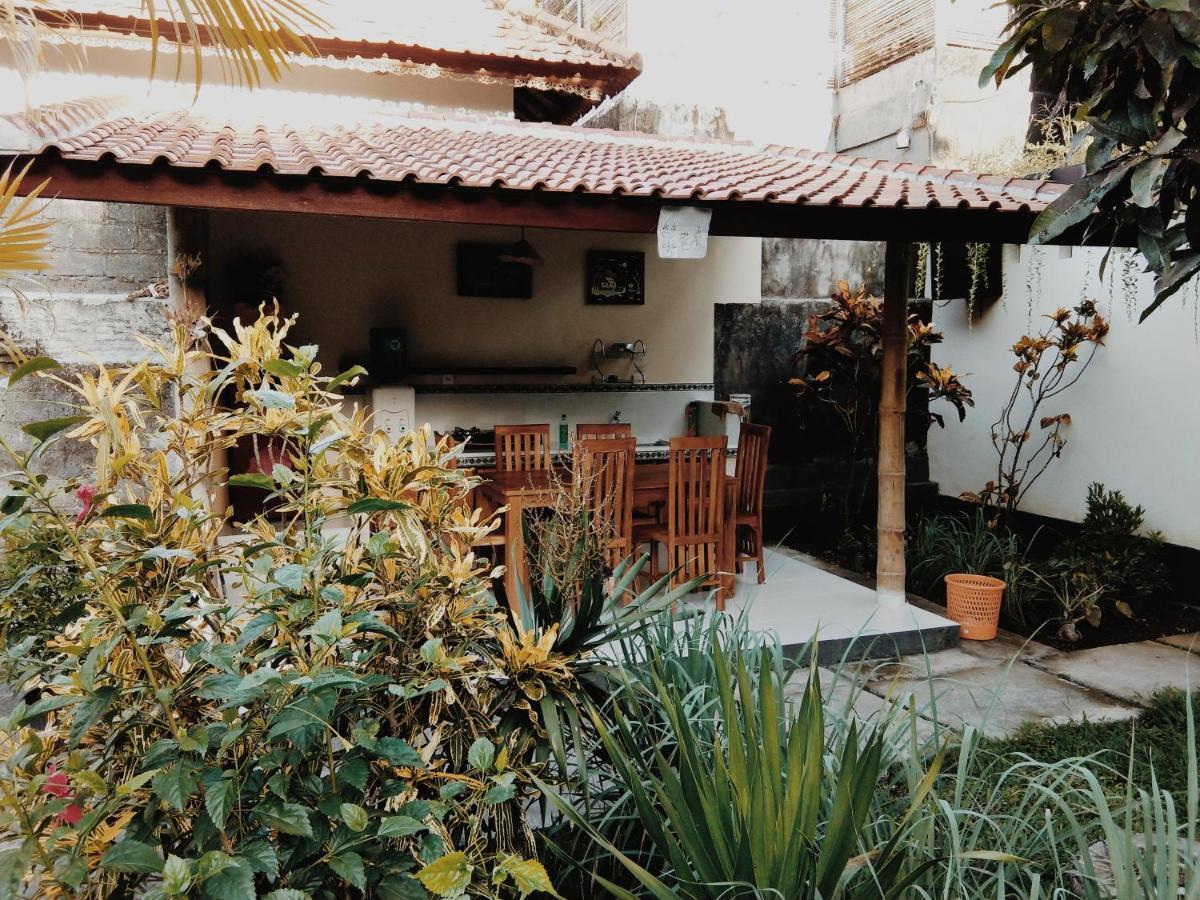 Honey Home Stay Canggu Exteriör bild