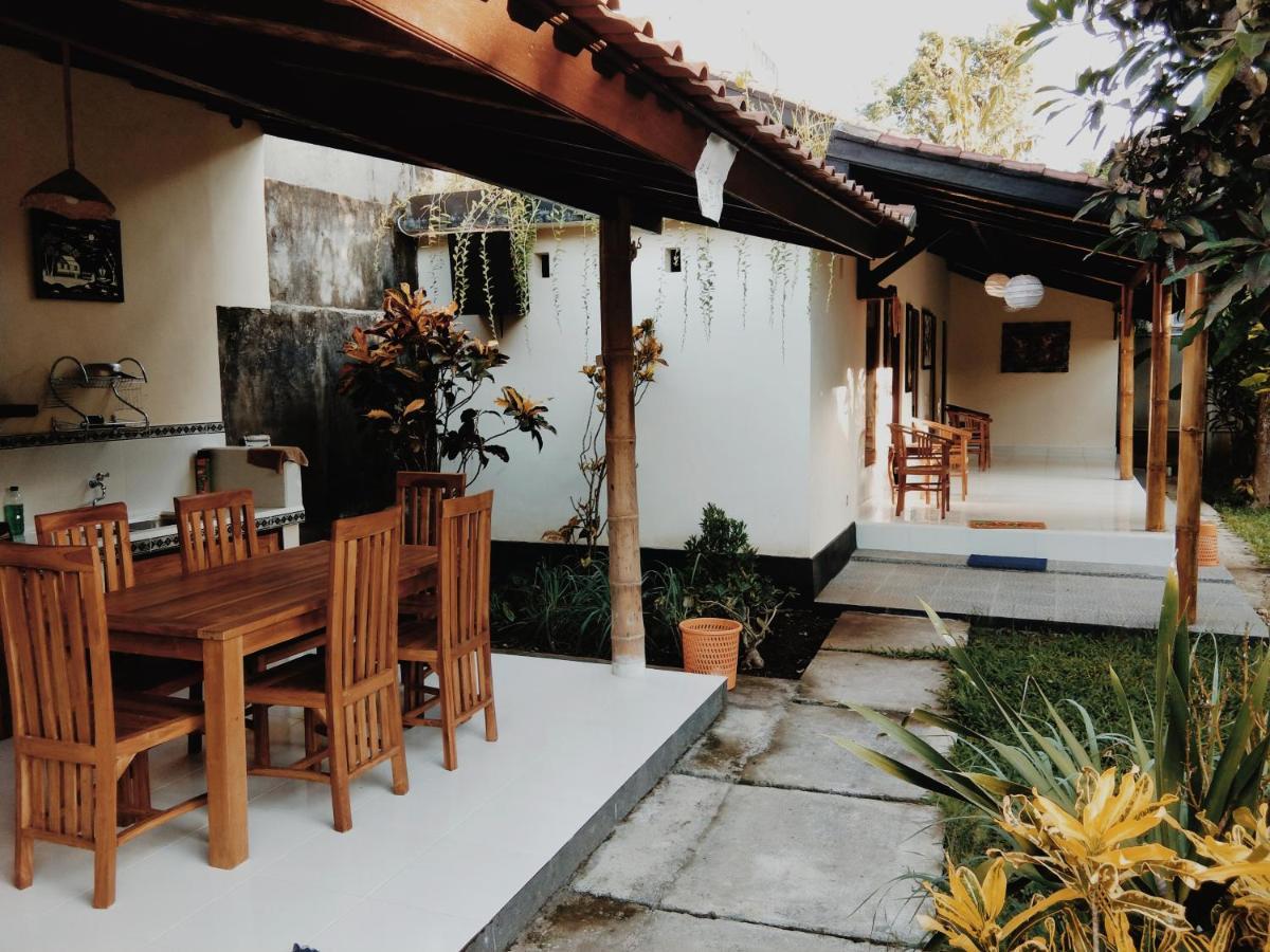Honey Home Stay Canggu Exteriör bild